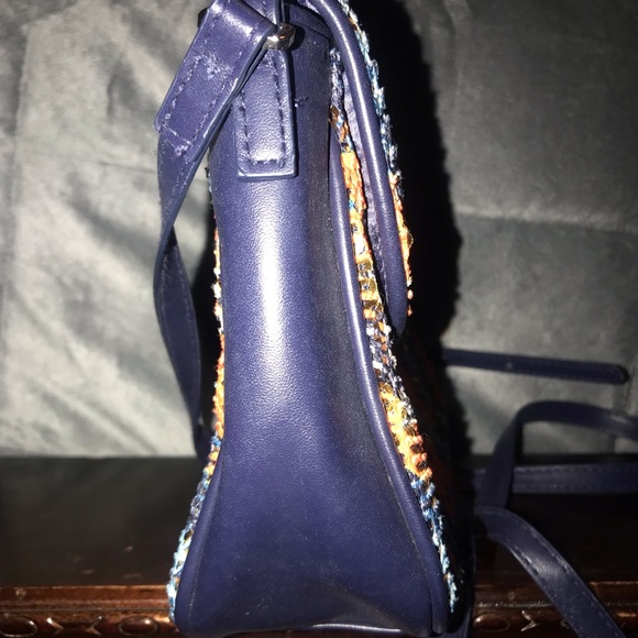 a cute vera bradley purse - Picture 3 of 6